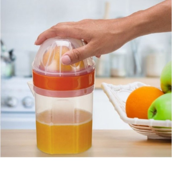 Espremedor em Plástico 550ml – Praticidade e Sucos Frescos ao Seu Alcance